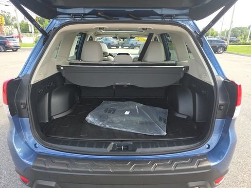 Used 2023 Subaru Forester Premium AWD/4WD image 8