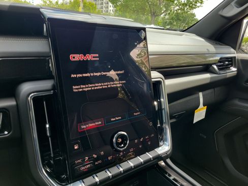 New 2026 GMC Yukon XL Elevation w/ Elevation Premium Package RWD image 11