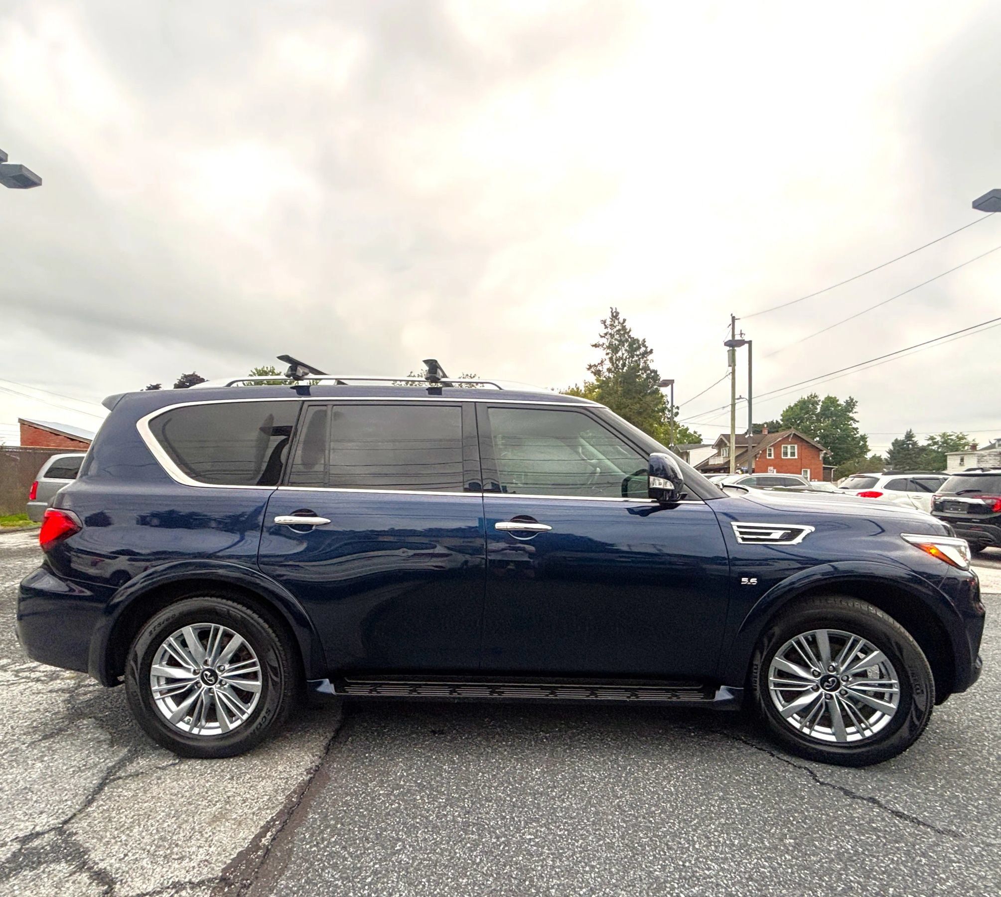 Used 2019 INFINITI QX80 Luxe AWD/4WD image 6