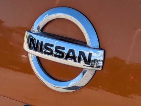 Used 2021 Nissan Versa SR FWD image 12