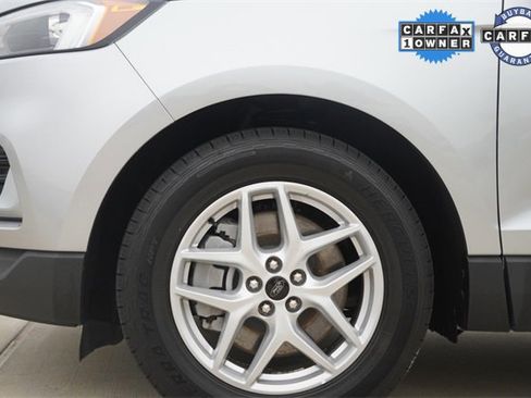 Used 2024 Ford Edge SEL image 5