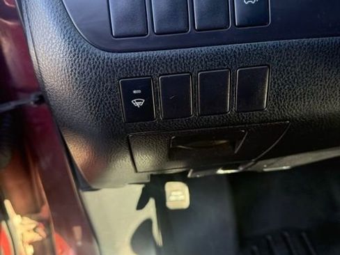 Used 2016 Toyota Highlander XLE image 17