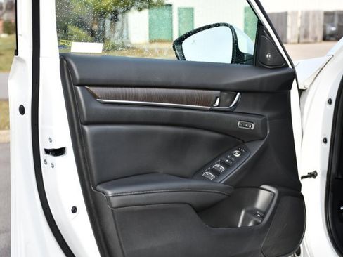 Used 2019 Honda Accord EX-L image 11