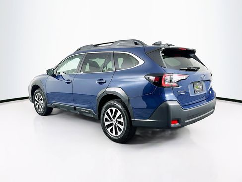 Used 2023 Subaru Outback Premium image 5