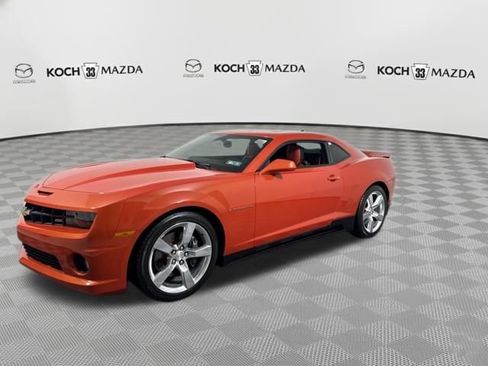 Used 2010 Chevrolet Camaro SS w/ RS Package image 3