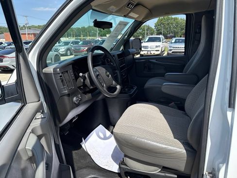 Used 2015 Chevrolet Express 3500 LT w/ LT Preferred Equipment Group RWD image 23