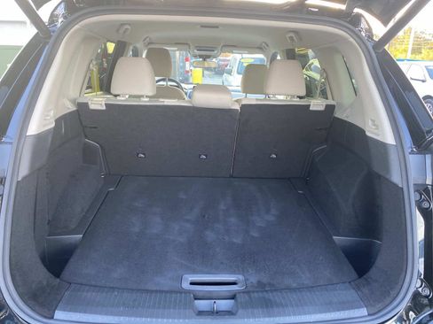 Used 2024 Nissan Rogue SV image 6