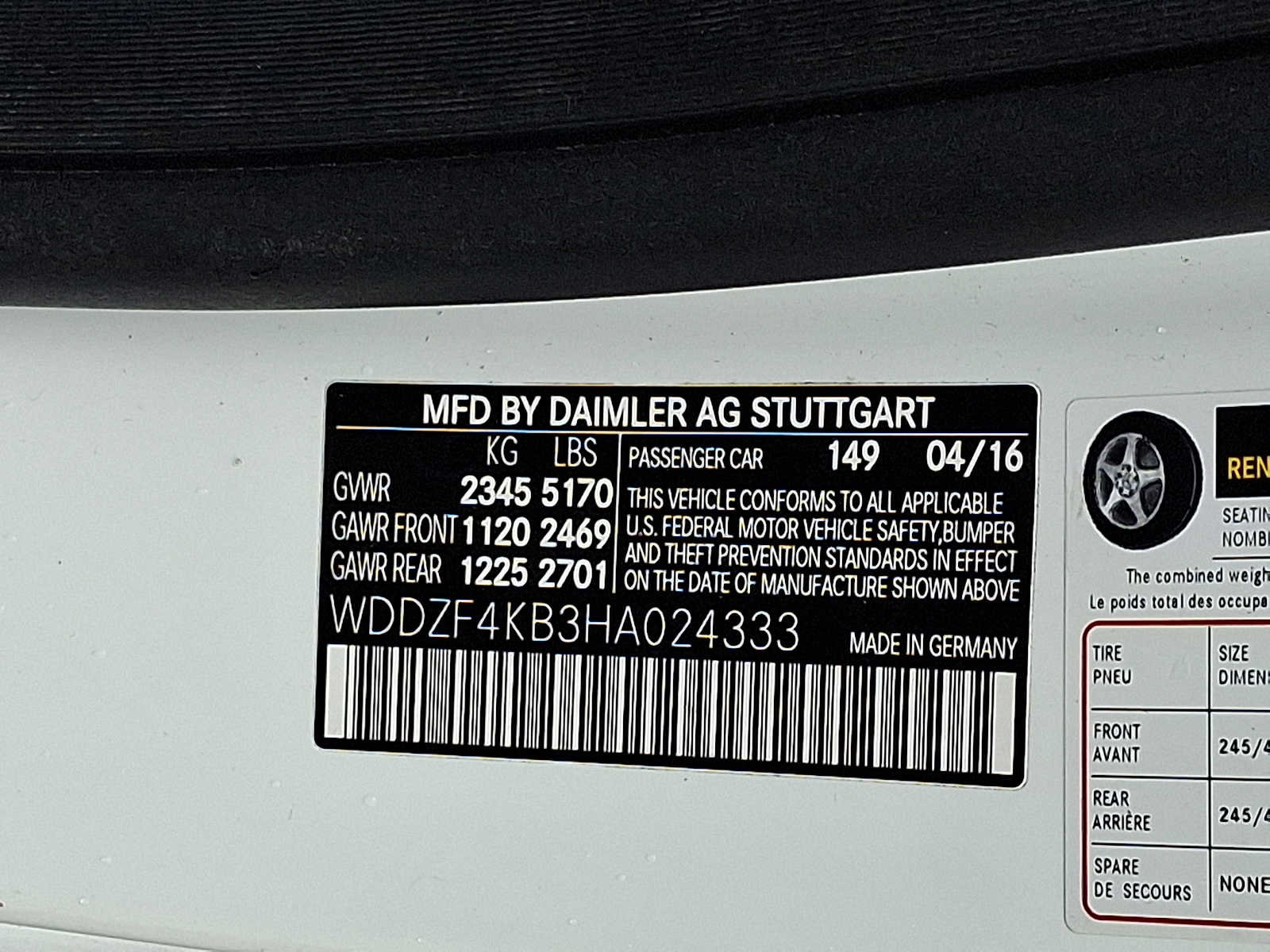 Used 2017 Mercedes-Benz E 300 4MATIC image 28