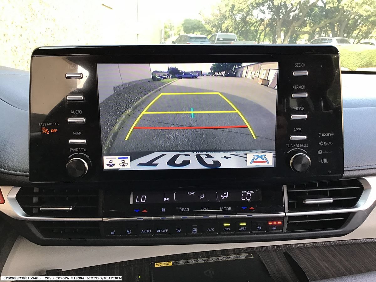 Used 2023 Toyota Sienna Limited FWD image 16
