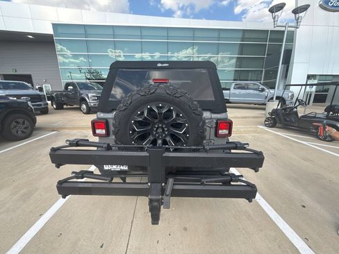 Used 2023 Jeep Wrangler Sport AWD/4WD image 10