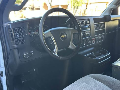 Used 2017 Chevrolet Express 2500 RWD image 11