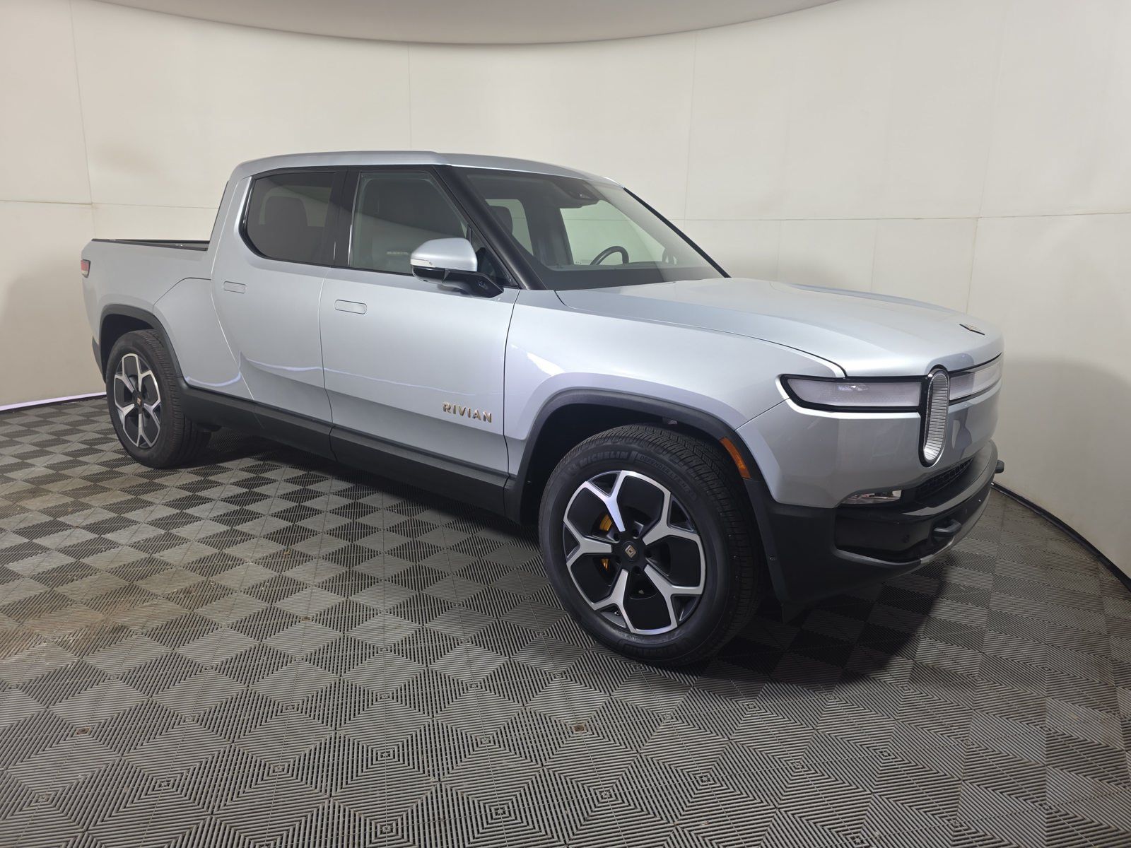 Used 2022 Rivian R1T Adventure AWD/4WD image 7