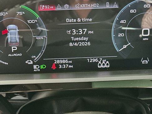 Used 2024 Audi Q8 e-tron Premium AWD/4WD image 19