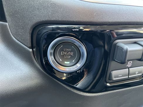 New 2026 GMC Sierra 1500 Elevation image 17