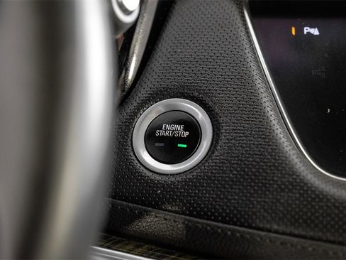 Used 2017 Cadillac XT5 FWD w/ LPO, Wheel Lock Package image 17