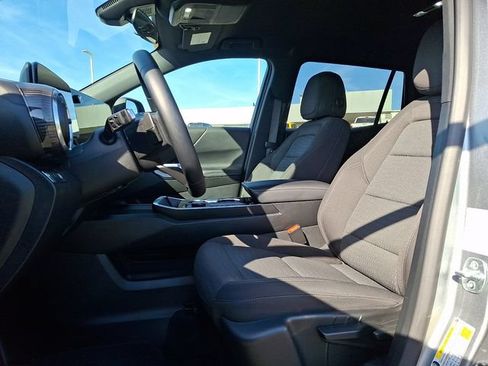 Used 2026 Chevrolet Equinox LT FWD image 13