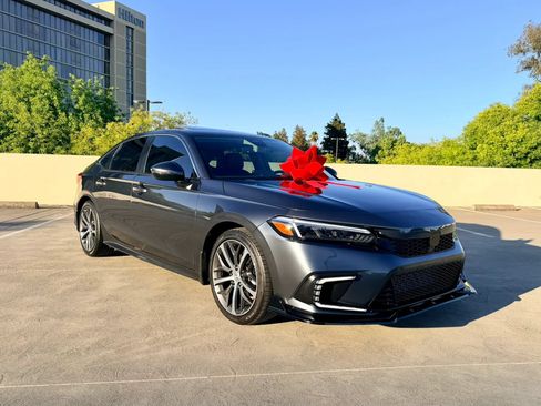 Used 2023 Honda Civic Touring image 1