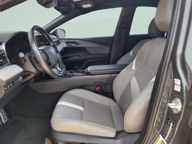 Used 2025 Toyota Camry SE FWD image 26