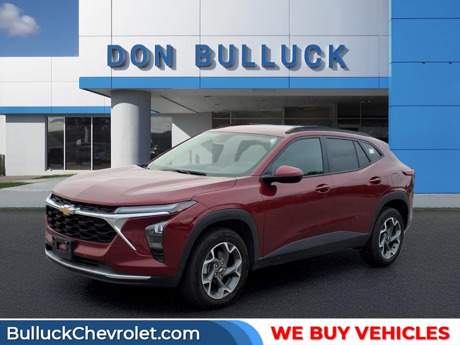 Used 2025 Chevrolet Trax LT FWD image 1