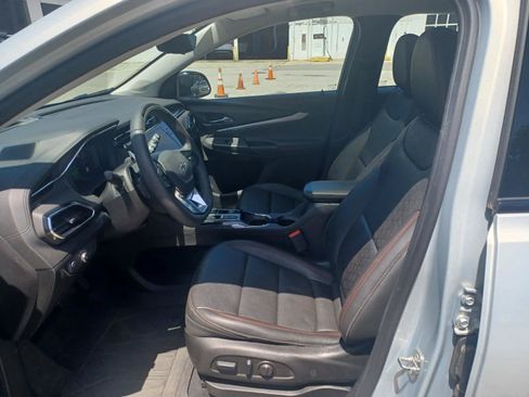 Used 2023 Chevrolet Bolt EUV Premier w/ Sun & Sound Package FWD image 7