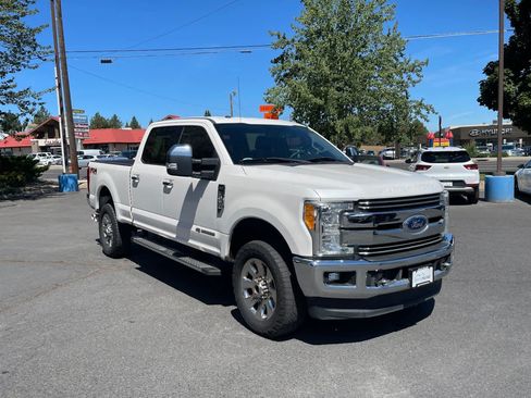 Used 2017 Ford F250 Lariat w/ Chrome Package AWD/4WD image 7