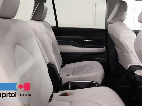 Certified 2025 Toyota Grand Highlander AWD image 28