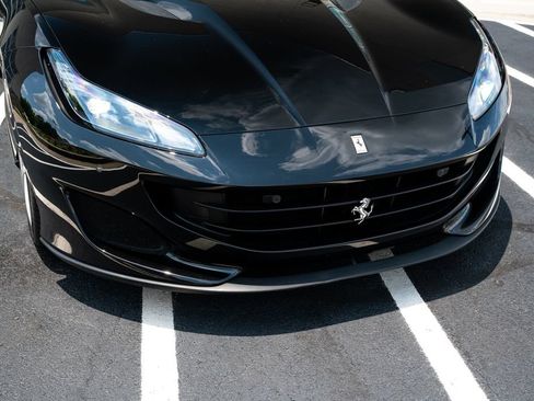 Used 2019 Ferrari Portofino RWD image 5