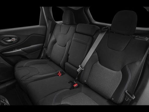 Certified 2019 Jeep Cherokee Latitude w/ Popular Appearance Group image 11