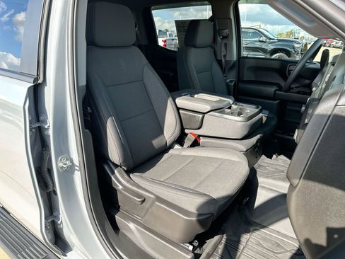 Certified 2025 Chevrolet Silverado 1500 Custom image 24