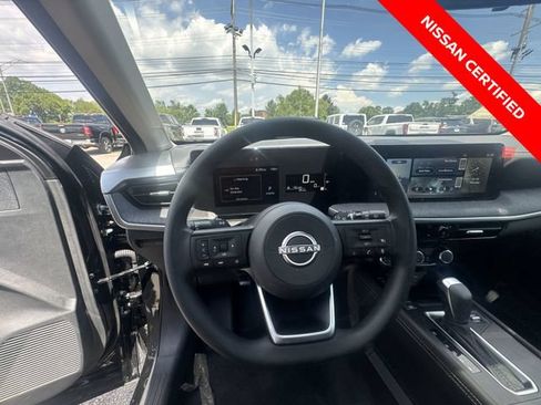 Certified 2025 Nissan Kicks SV w/ SV Premium Package AWD/4WD image 5