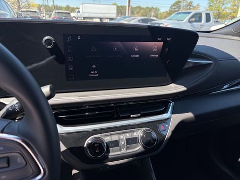 Used 2025 Buick Envista Sport Touring image 20