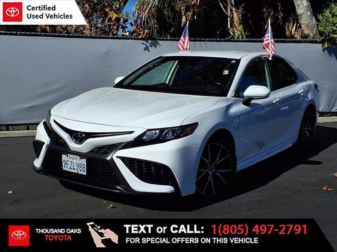 Certified 2023 Toyota Camry SE image 1