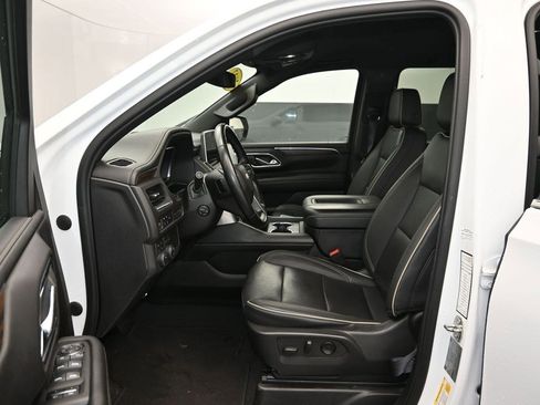 Used 2023 Chevrolet Suburban Premier image 11