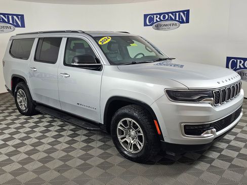 Used 2024 Jeep Wagoneer L 4WD image 9