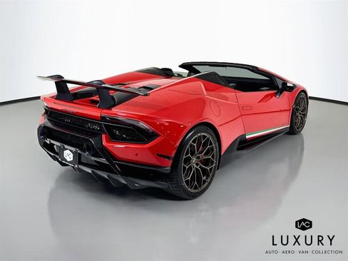 Used 2018 Lamborghini Huracan Performante AWD/4WD image 6