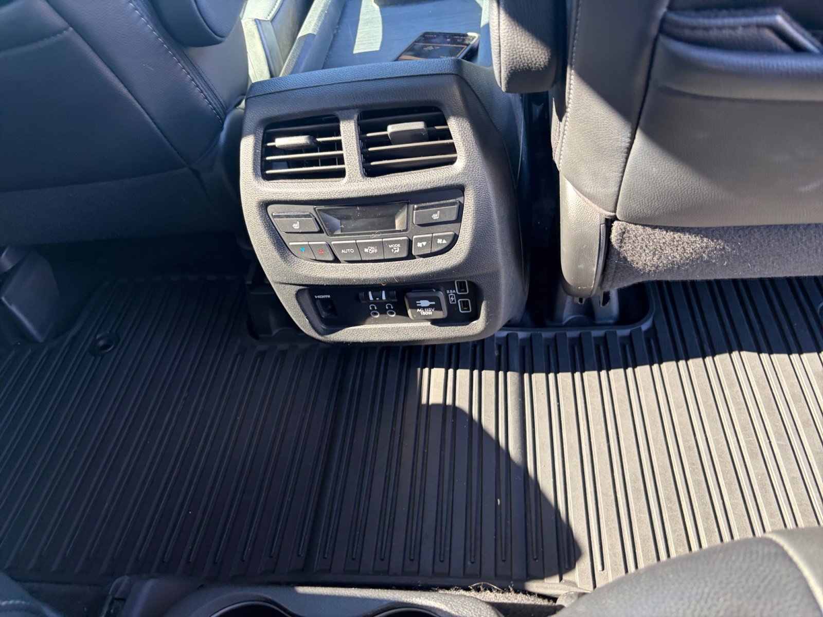 Used 2020 Honda Pilot Touring image 30