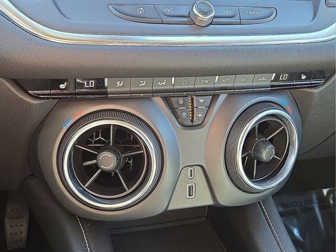 Used 2024 Chevrolet Blazer LT image 30