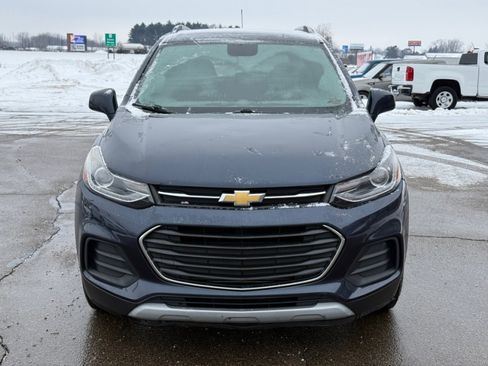 Used 2018 Chevrolet Trax LT w/ Sun & Sound Package image 3
