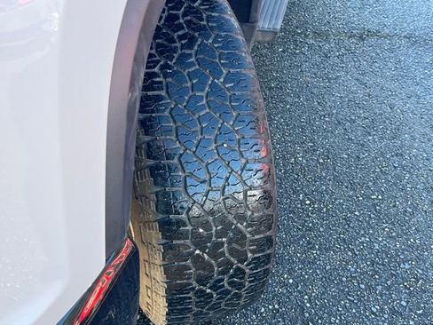 Used 2022 Chevrolet Silverado 2500 Custom w/ Custom Value Package image 3