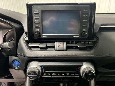 Used 2020 Toyota RAV4 XLE image 8