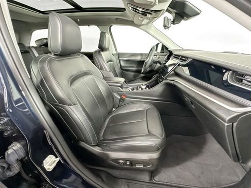 Used 2023 Jeep Grand Cherokee 30th Anniversary image 31