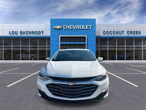 Used 2024 Chevrolet Malibu LT image 3