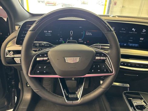 New 2025 Cadillac Lyriq Luxury image 15