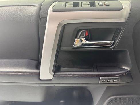 Used 2018 Toyota 4Runner Limited AWD/4WD image 9
