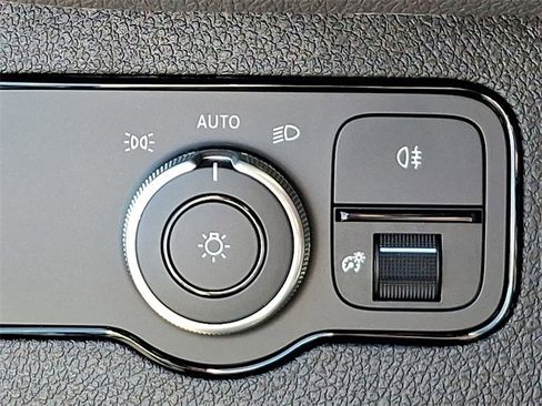 Used 2025 Mercedes-Benz Sprinter 2500 image 21