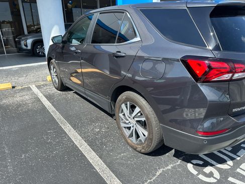 Used 2022 Chevrolet Equinox LT FWD image 12