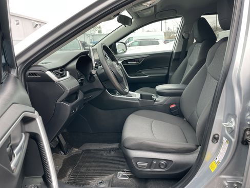 Used 2023 Toyota RAV4 XLE image 39