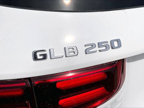 New 2026 Mercedes-Benz GLB 250 image 7