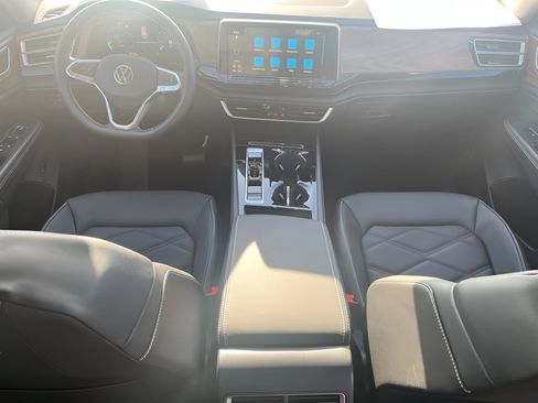 New 2026 Volkswagen Atlas SE image 9