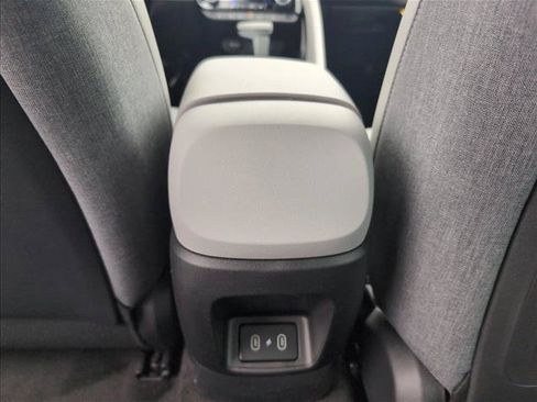 New 2026 Hyundai Elantra Limited FWD image 17